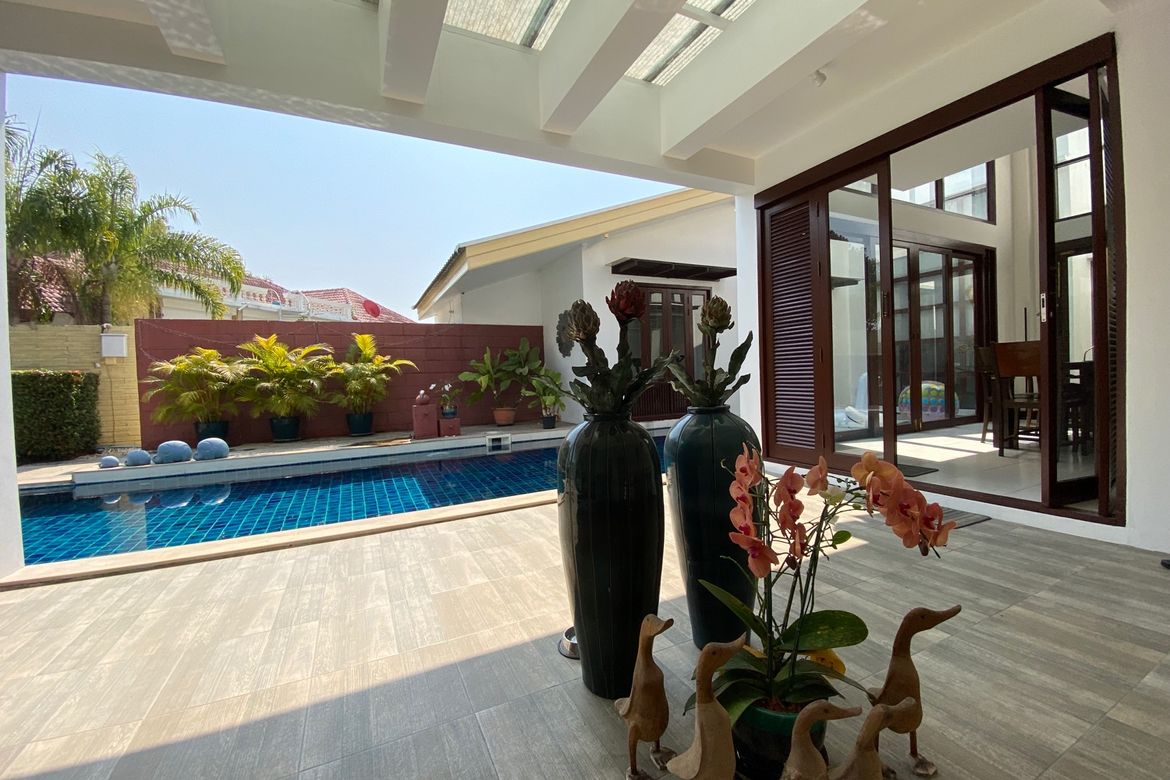 A unique home with private pool for rent or sale in Hang Dong