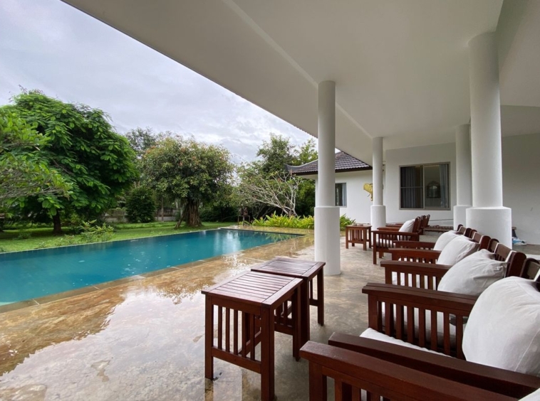 A unique pool villa for rent or sale in Mae On