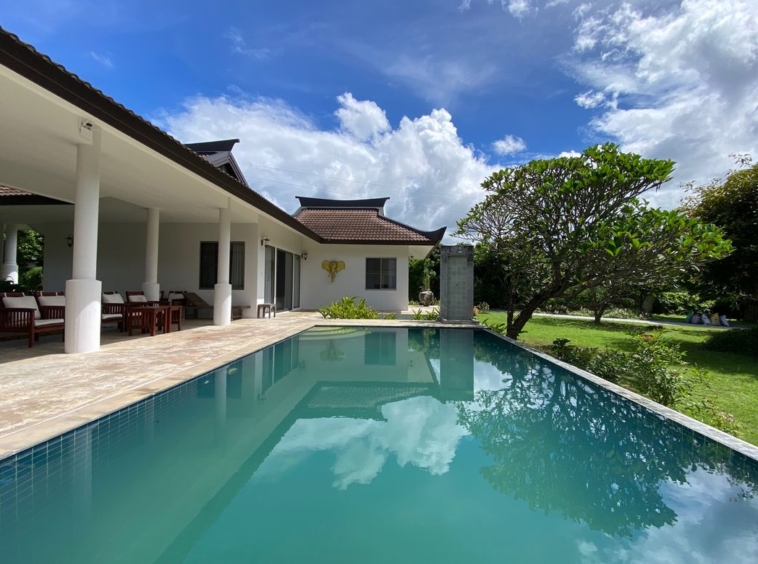 A unique pool villa for rent or sale in Mae On