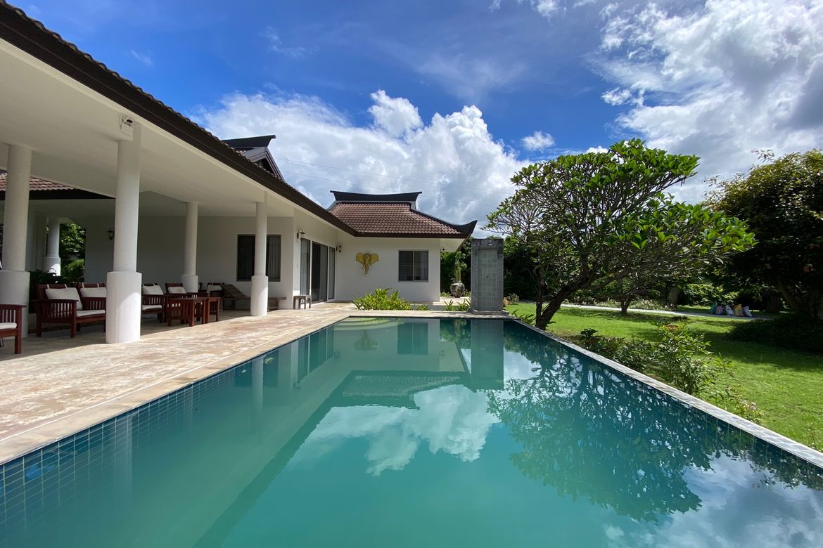 A unique pool villa for rent or sale in Mae On