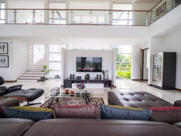 A modern house 5 bedrooms 7 bathrooms for rent or sale in Mae Rim