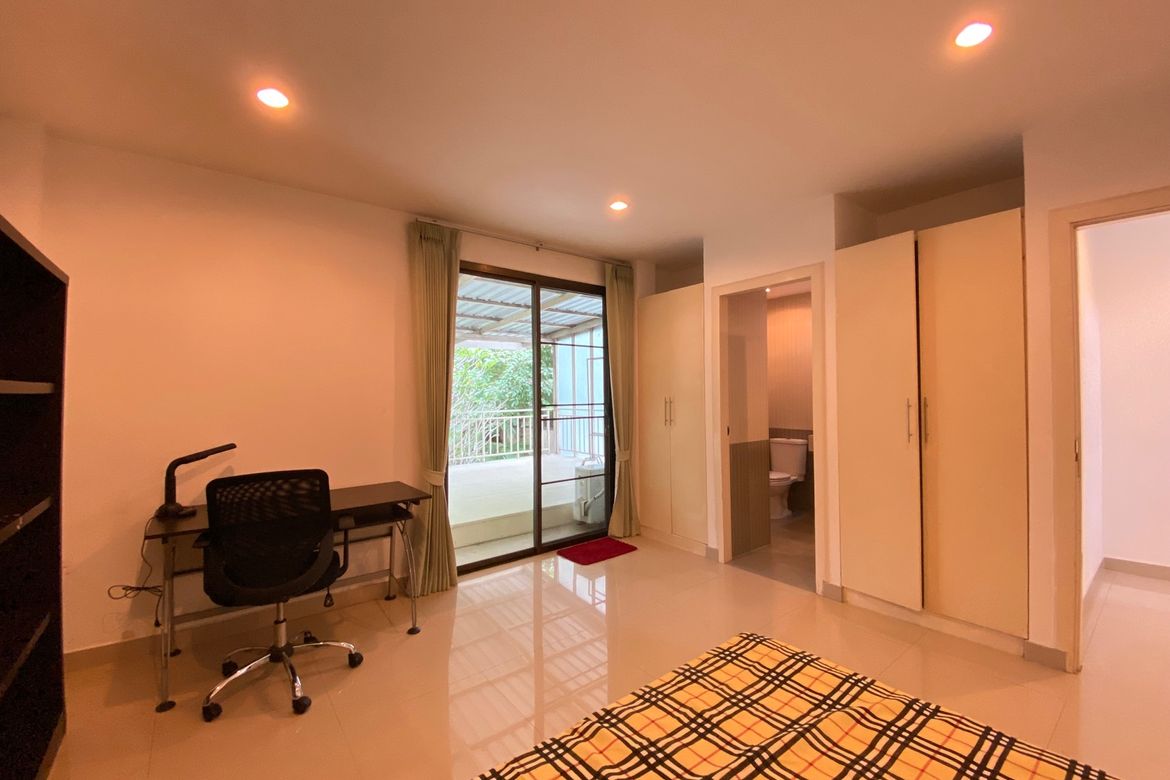 3 bed house for rent or sale near Prem International school