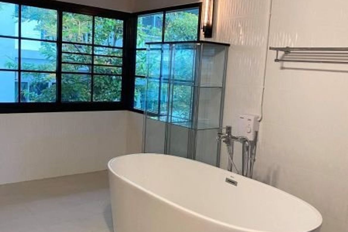 A unique modern townhome for sale or rent in Muang Chiang Mai-P-PHS485