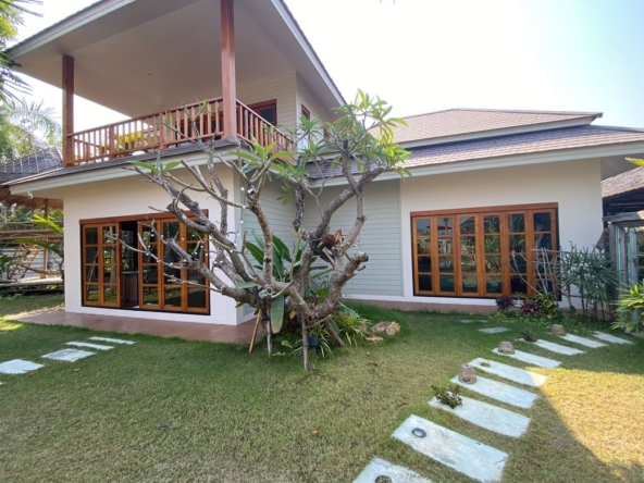 2 bed house with a pool for rent or sale in San Sai