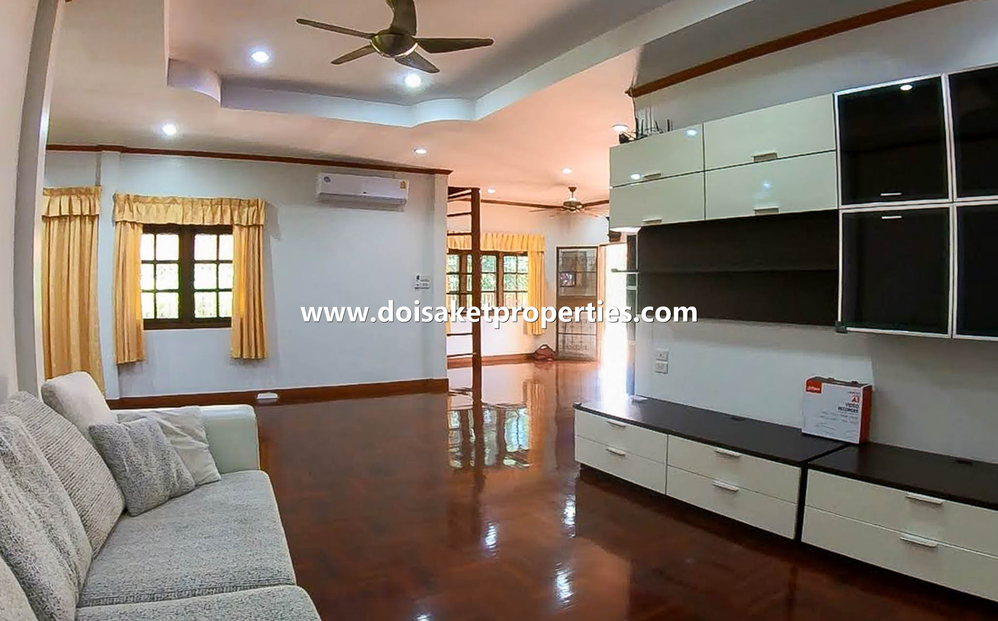 Mae Rim-DSP-(HS323-03) Lovely 3-Bedroom Home with Beautiful Gardens for Sale in Mueang Kaeo