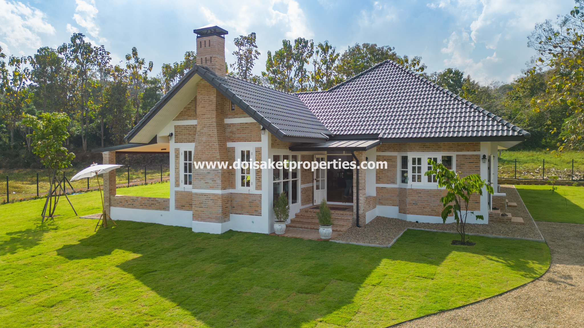 Mae Rim-DSP-(HS364-03) Beautiful Brand New 3-Bedroom English Country Cottage Home for Sale in Huai Sai