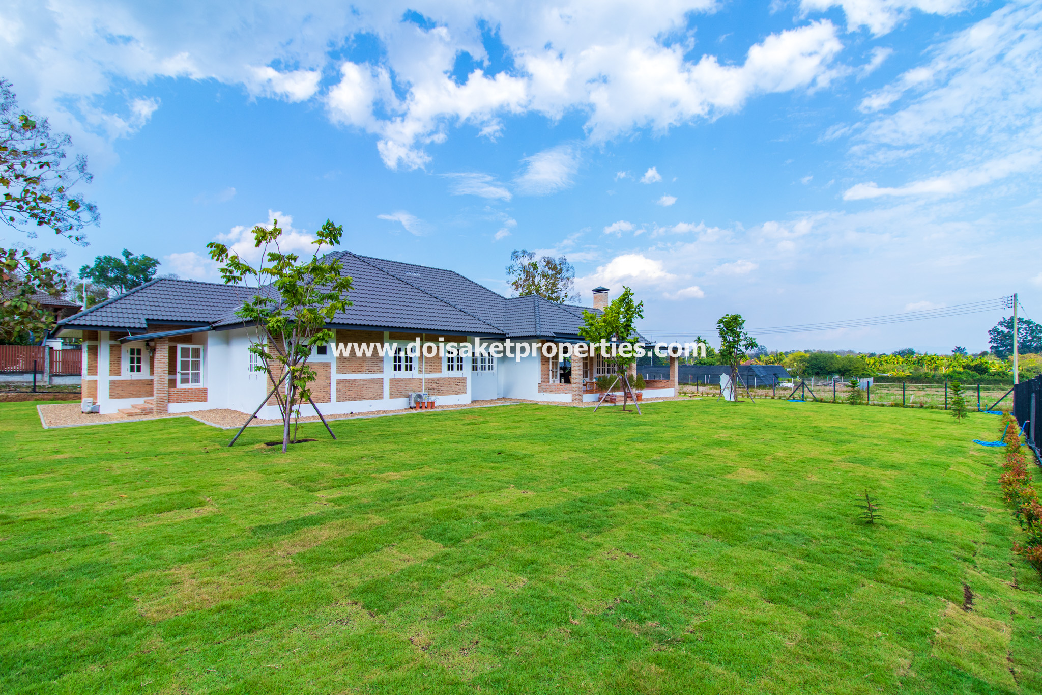 Mae Rim-DSP-(HS364-03) Beautiful Brand New 3-Bedroom English Country Cottage Home for Sale in Huai Sai