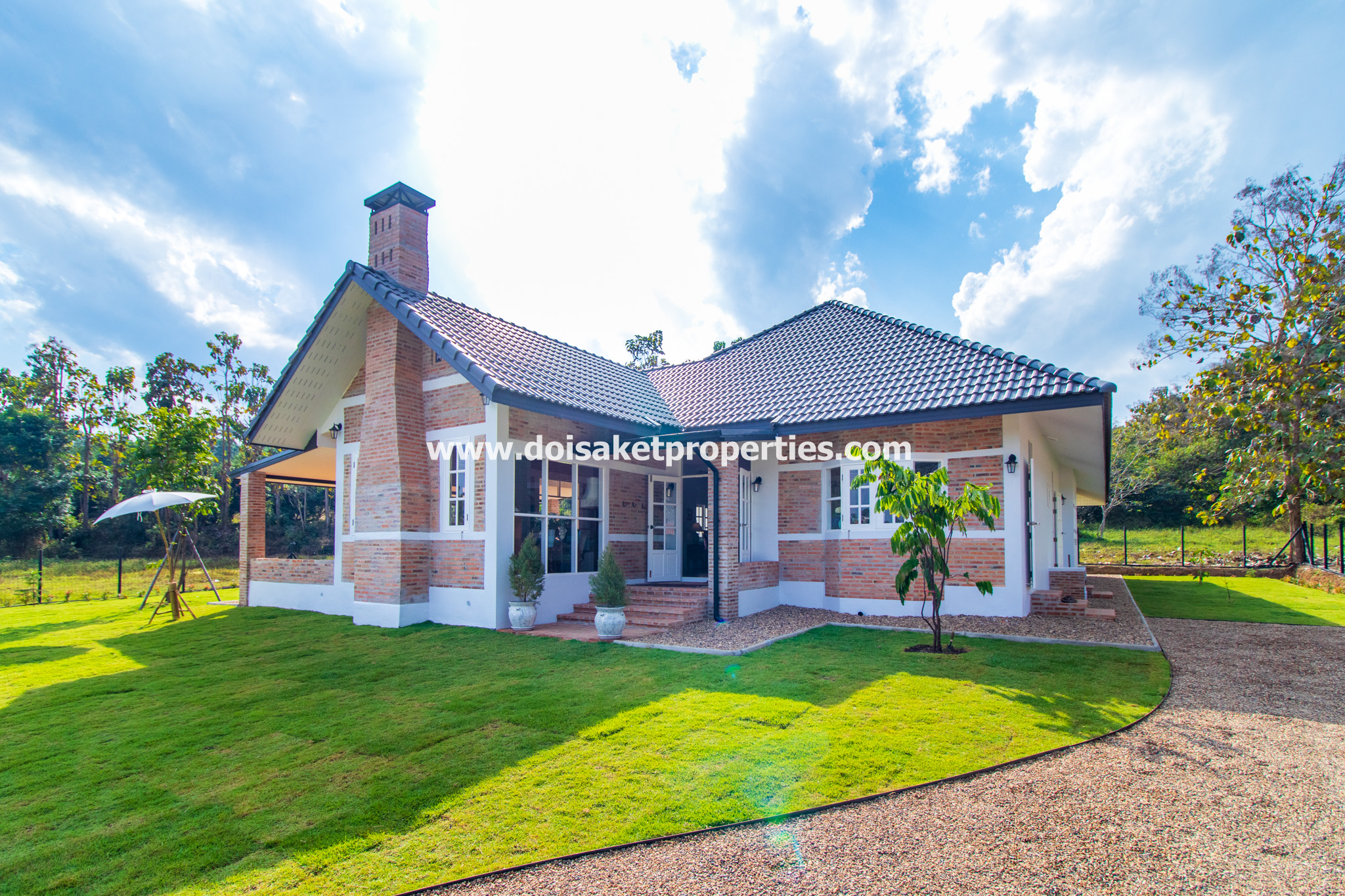 Mae Rim-DSP-(HS364-03) Beautiful Brand New 3-Bedroom English Country Cottage Home for Sale in Huai Sai