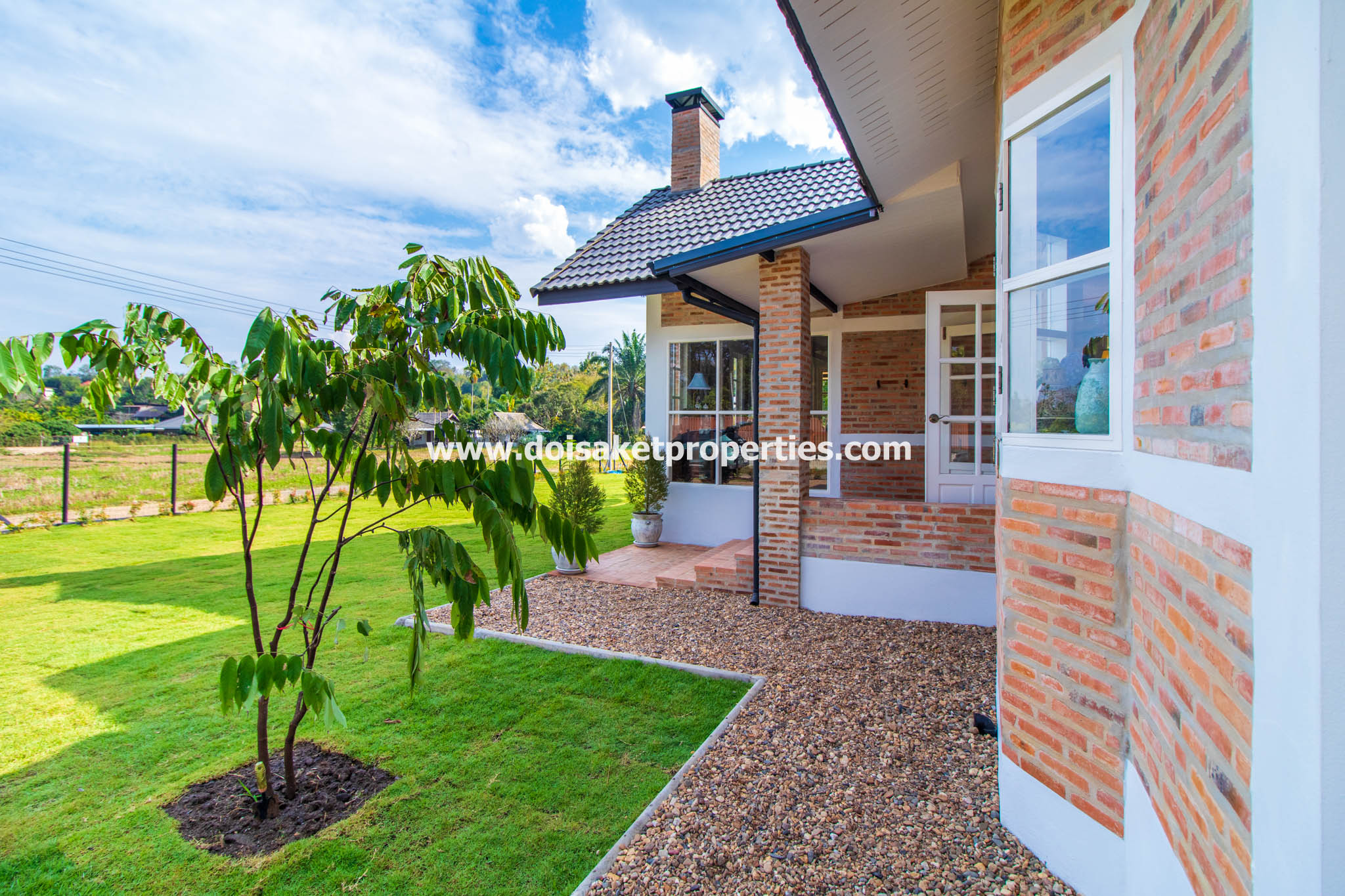 Mae Rim-DSP-(HS364-03) Beautiful Brand New 3-Bedroom English Country Cottage Home for Sale in Huai Sai