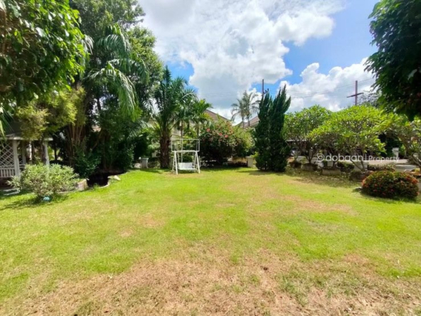 2-story detached house