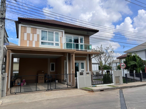 2-story detached house