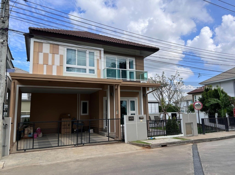 2-story detached house