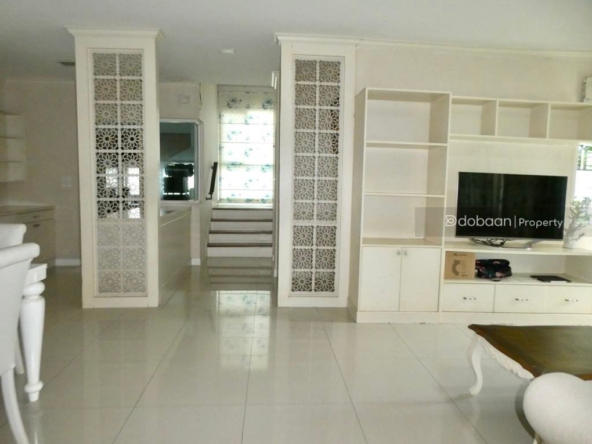 Two-story detached house with 3 bedrooms and 3 bathrooms located in Chiang Mai city