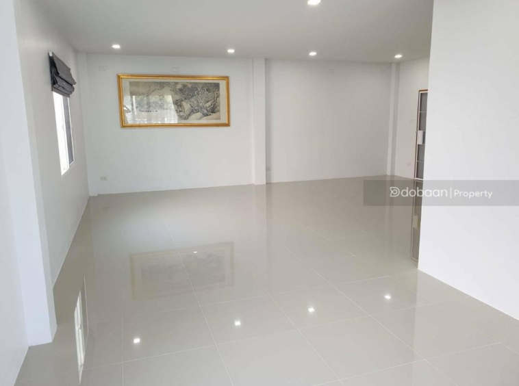 close to Charoen Charoen Market.-DB-RSHSHCMISK34