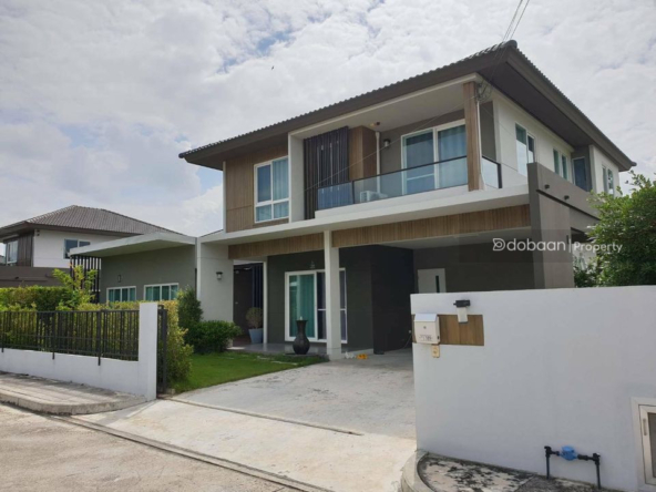 2-story single house with 5 bedrooms and 3 bathrooms