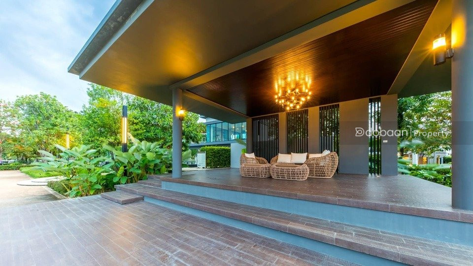 Two-story single-family home with 3 bedrooms and 2 bathrooms in the San Kamphaeng area