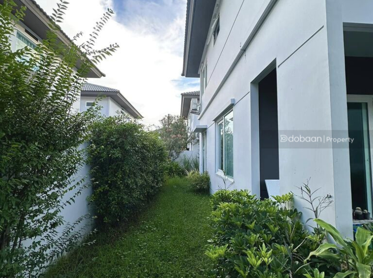 near Charoen Charoen Market.-DB-RSHSHCMISK37