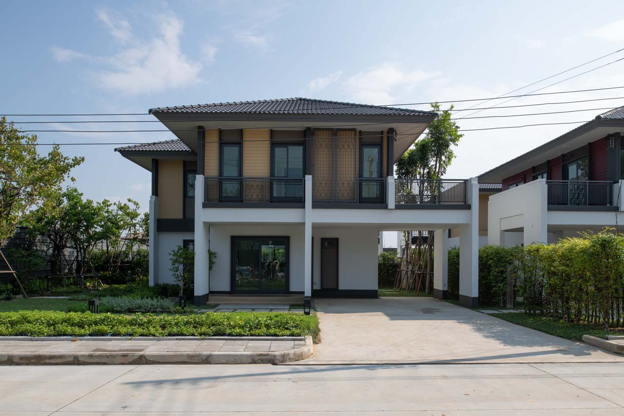 Two-story detached house in Modern Lanna style