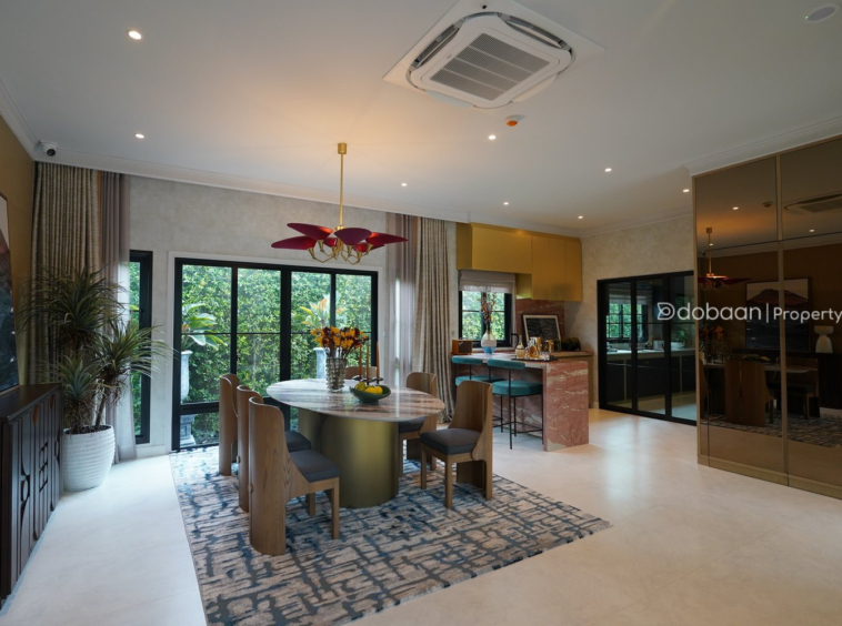 A two-story detached house with five bedrooms and six bathrooms in the Chiang Mai city area