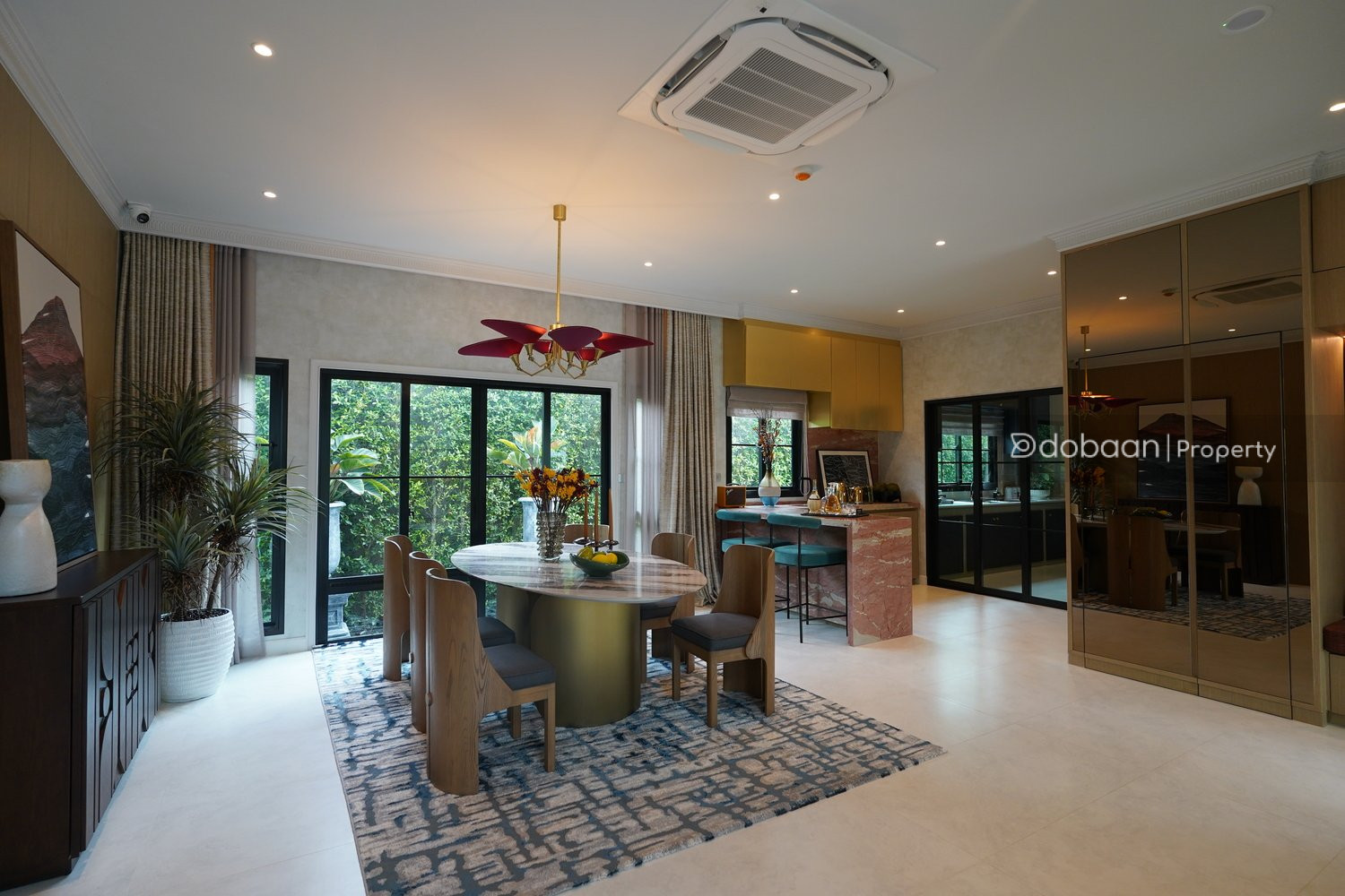 A two-story detached house with five bedrooms and six bathrooms in the Chiang Mai city area