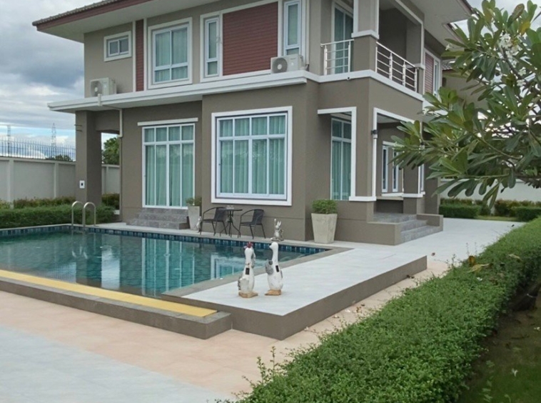 A two-story single-family pool villa with four bedrooms and four bathrooms.-DB-NSHCMISK13