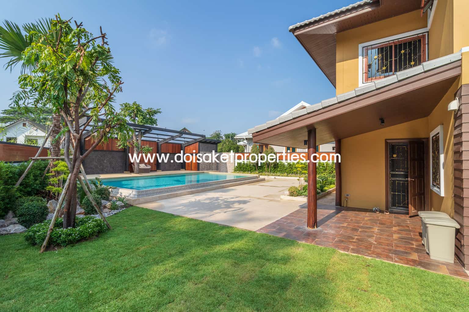 San Sai-DSP-(HS210-04) Gorgeous 2 Storey Home with Swimming Pool for Sale in a Moo Baan in San Na Meng