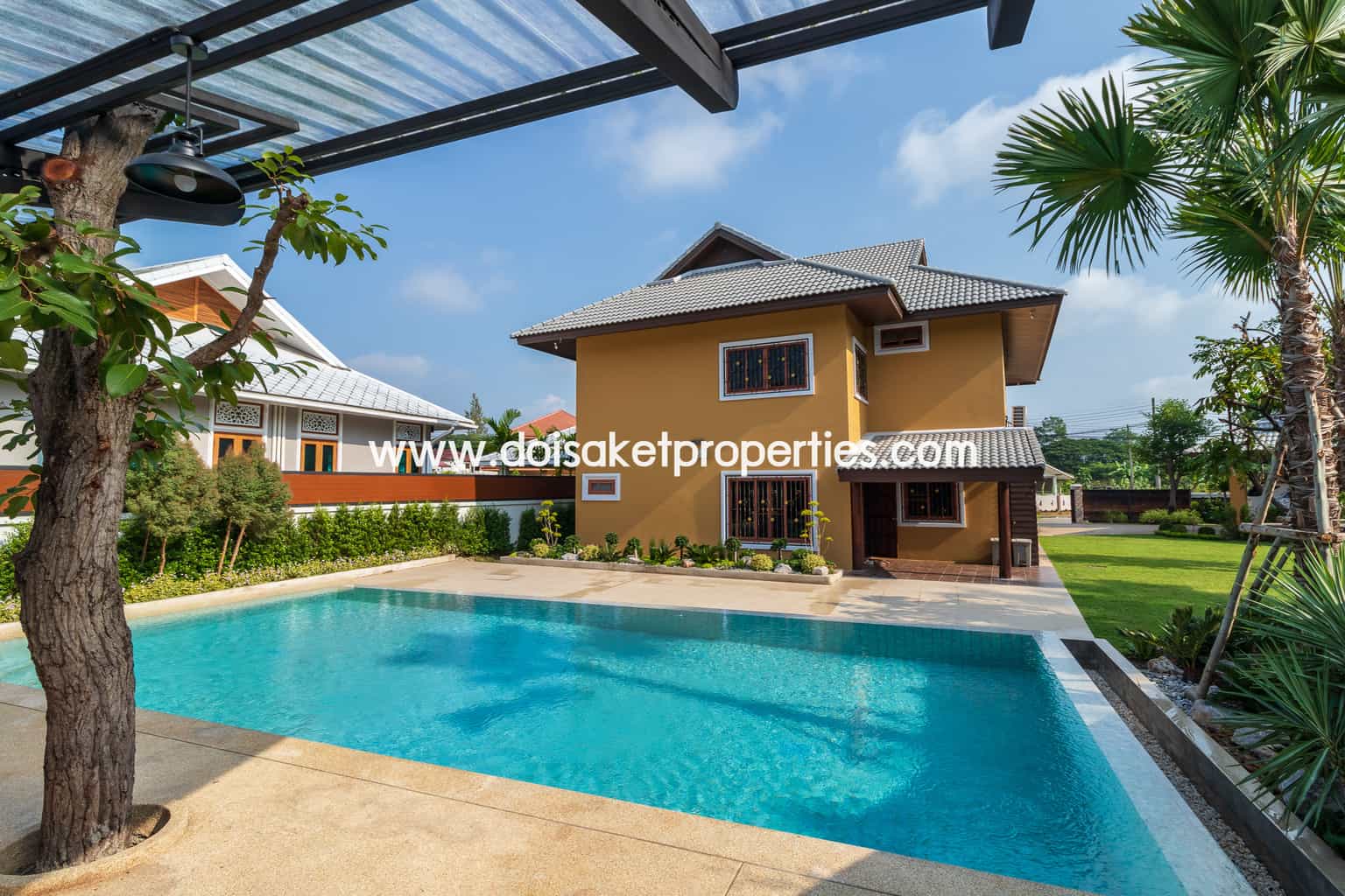 San Sai-DSP-(HS210-04) Gorgeous 2 Storey Home with Swimming Pool for Sale in a Moo Baan in San Na Meng