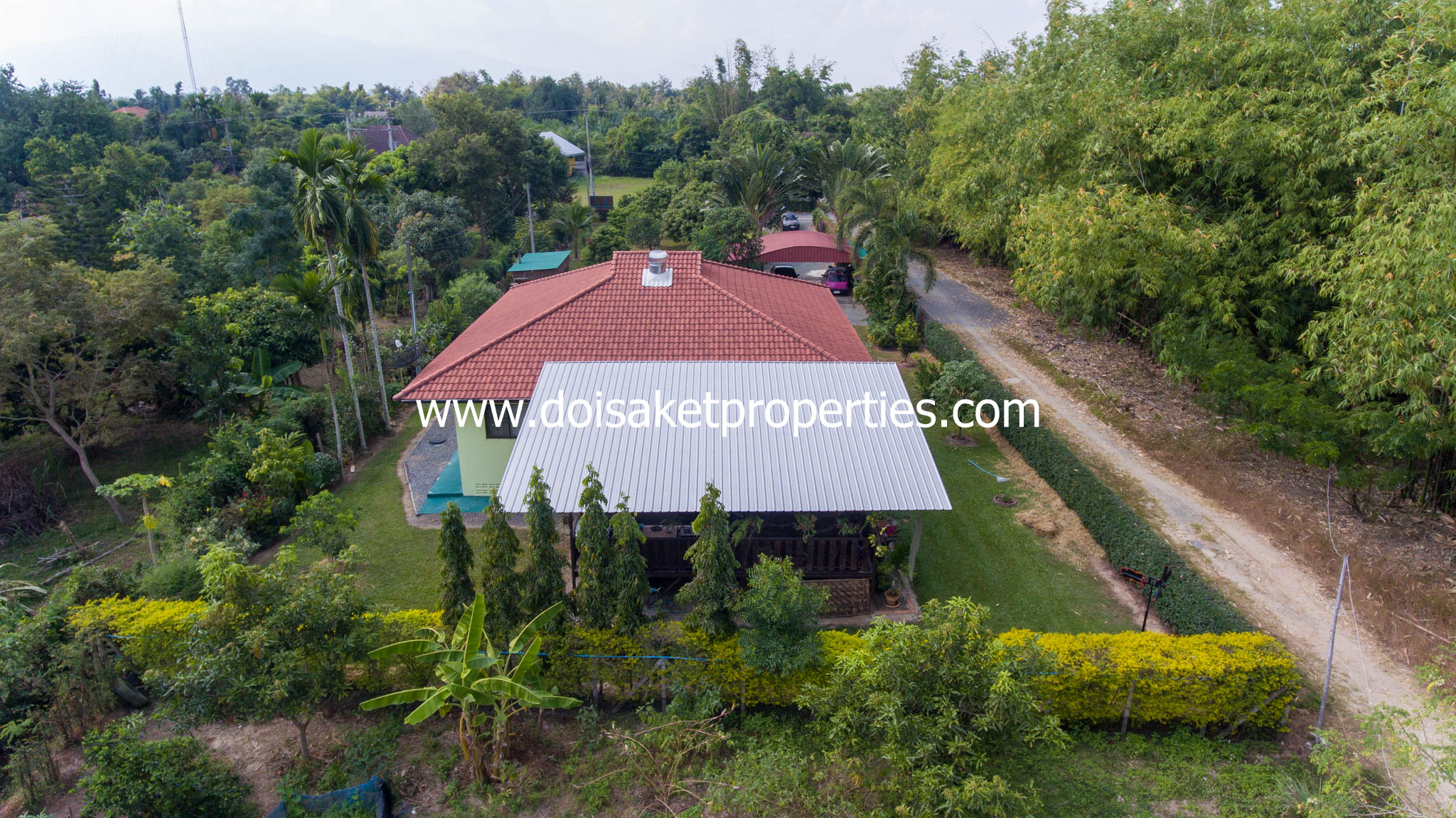 San Sai-DSP-(HS302-03) 3-Bedroom House on a Beautiful Plot of Land for Sale in San Pa Pao