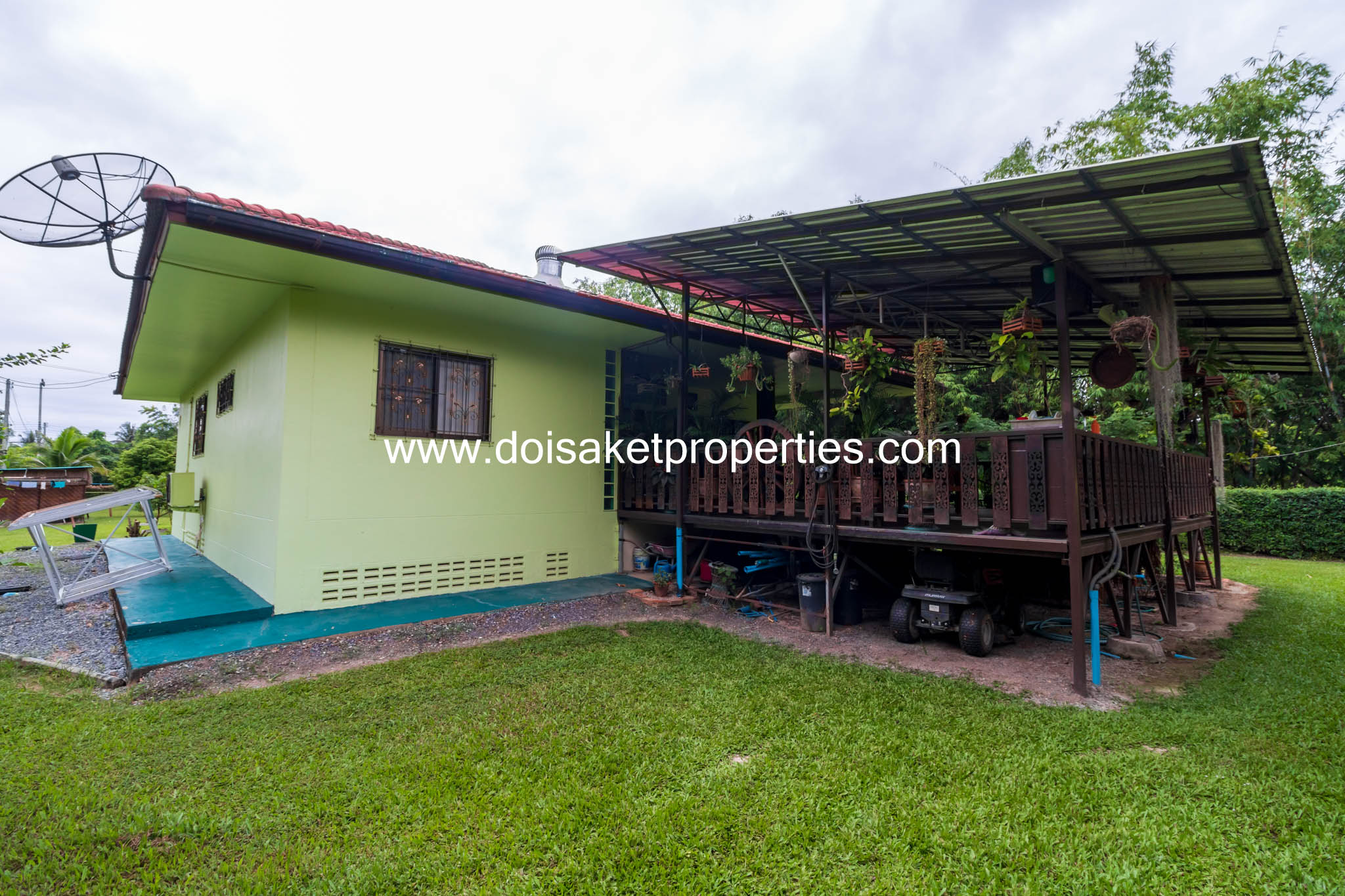 San Sai-DSP-(HS302-03) 3-Bedroom House on a Beautiful Plot of Land for Sale in San Pa Pao