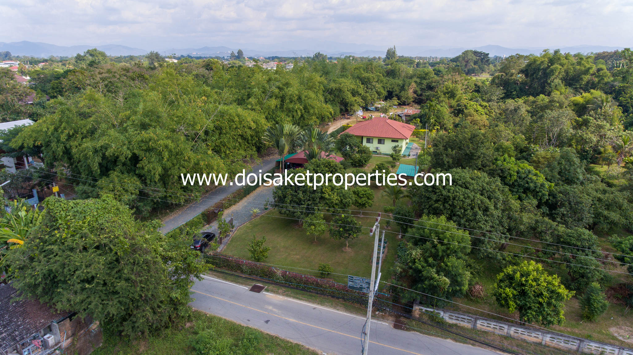 San Sai-DSP-(HS302-03) 3-Bedroom House on a Beautiful Plot of Land for Sale in San Pa Pao