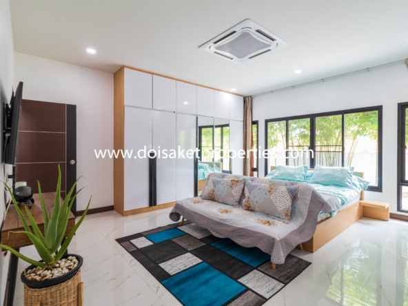 San Sai-DSP-(HS312-05) Incredible 5+ Bedroom Home with Swimming Pool for Sale near Maejo University in San Sai