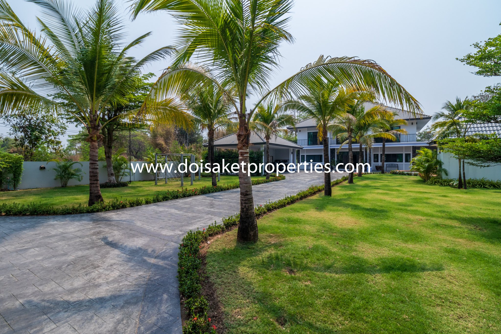 San Sai-DSP-(HS312-05) Incredible 5+ Bedroom Home with Swimming Pool for Sale near Maejo University in San Sai