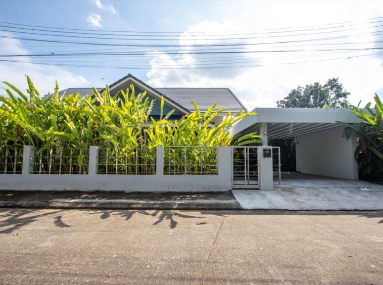 Spacious Three-Bedroom Home in Chiang Mai Floral Ville-PH-DOIS184