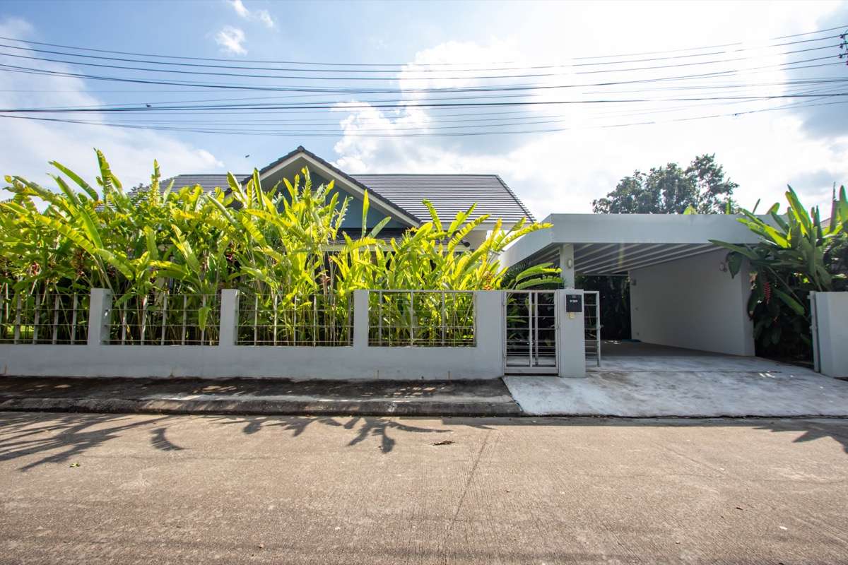 Spacious Three-Bedroom Home in Chiang Mai Floral Ville-PH-DOIS184