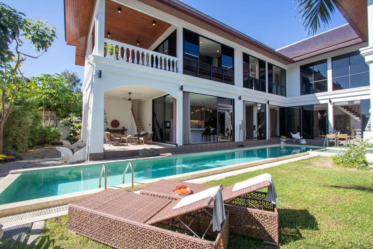 Stunning Luxury Pool Villa in Chiang Mai Floraville