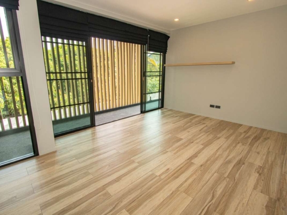 Contemporary Five-Bedroom House for Sale Near International Schools in Hang Dong-PH-HD401