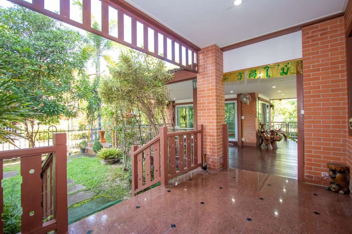 6 Bedroom Lanna Style House at Laddarom Elegance Payap Chiang Mai-PH-SANK160