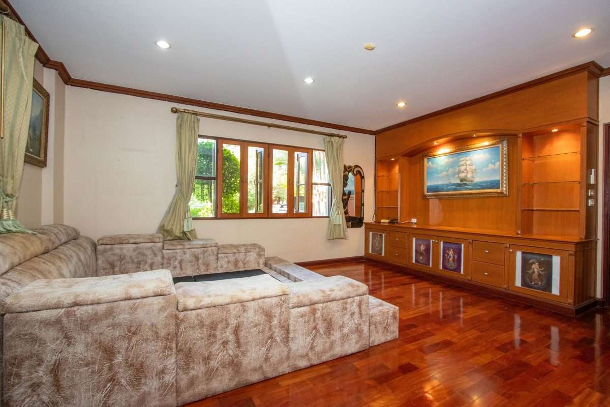 6 Bedroom Lanna Style House at Laddarom Elegance Payap Chiang Mai-PH-SANK160