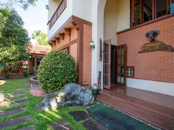 6 Bedroom Lanna Style House at Laddarom Elegance Payap Chiang Mai-PH-SANK160