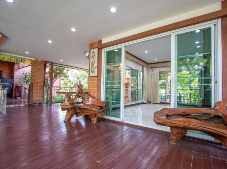 6 Bedroom Lanna Style House at Laddarom Elegance Payap Chiang Mai-PH-SANK160