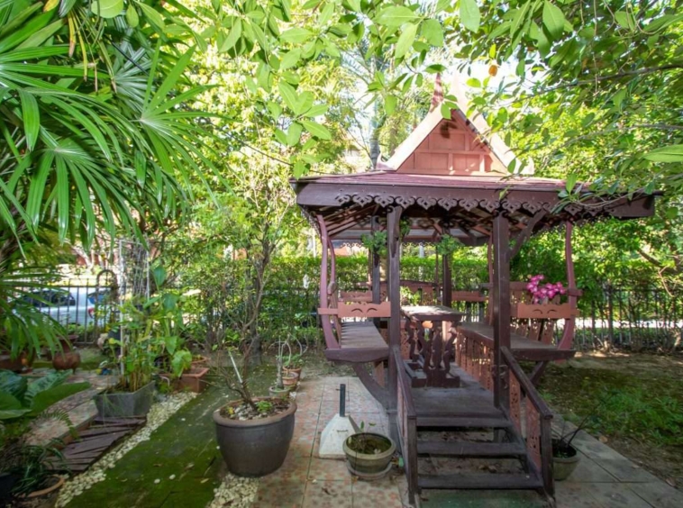 6 Bedroom Lanna Style House at Laddarom Elegance Payap Chiang Mai-PH-SANK160