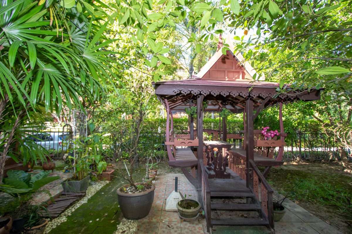 6 Bedroom Lanna Style House at Laddarom Elegance Payap Chiang Mai-PH-SANK160