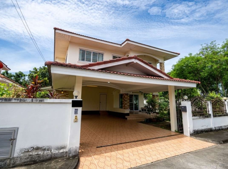 Spacious 3-Bedroom House with Maid’s Room