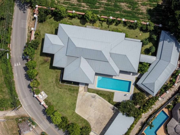 Exquisite Retreat: Luxury Pool Villa on Expansive 2 Rai Plot-PH-SAN388