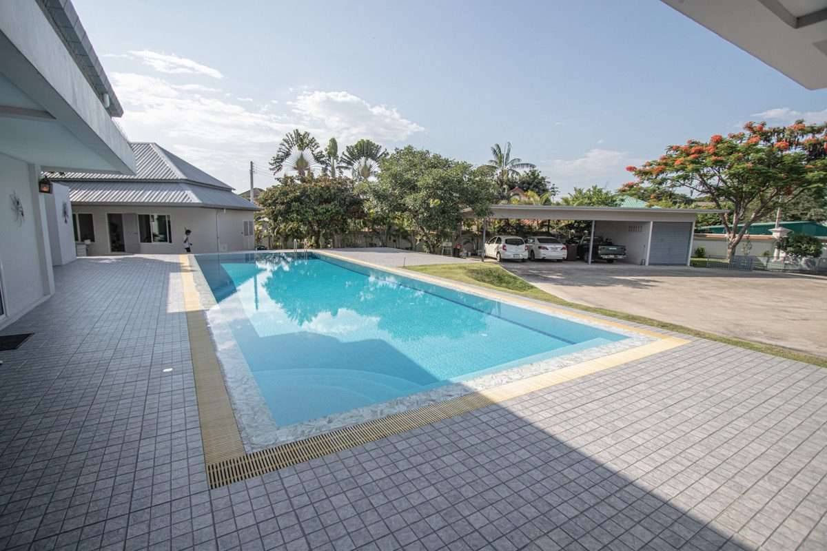 Exquisite Retreat: Luxury Pool Villa on Expansive 2 Rai Plot-PH-SAN388