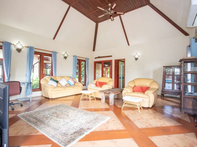 Charming Pool Villa for Sale: Don't Miss Out!-PH-SARA175