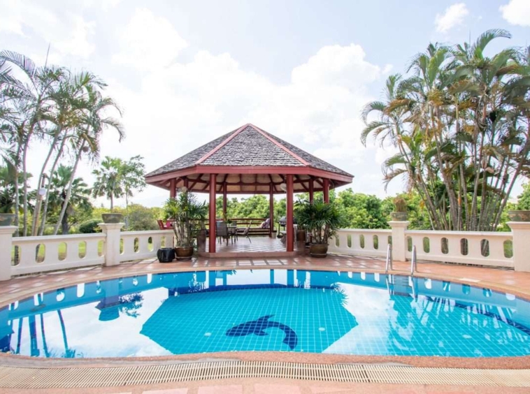 Charming Pool Villa for Sale: Don't Miss Out!-PH-SARA175