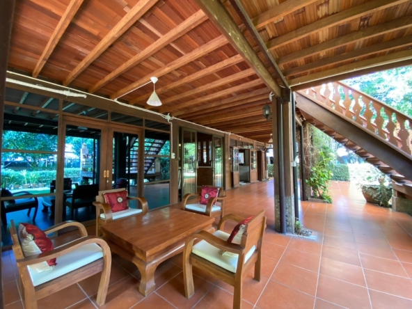 Beautiful Thai style 6 bedrooms for sale and rent in Saraphi-SHG-HS479