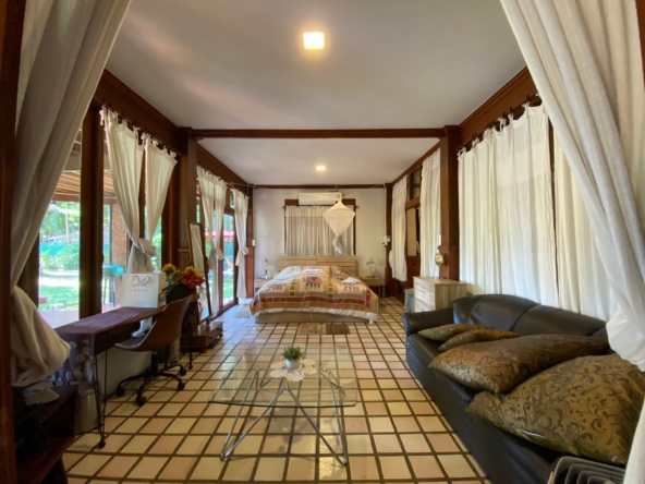 Beautiful Thai style 6 bedrooms for sale and rent in Saraphi-SHG-HS479