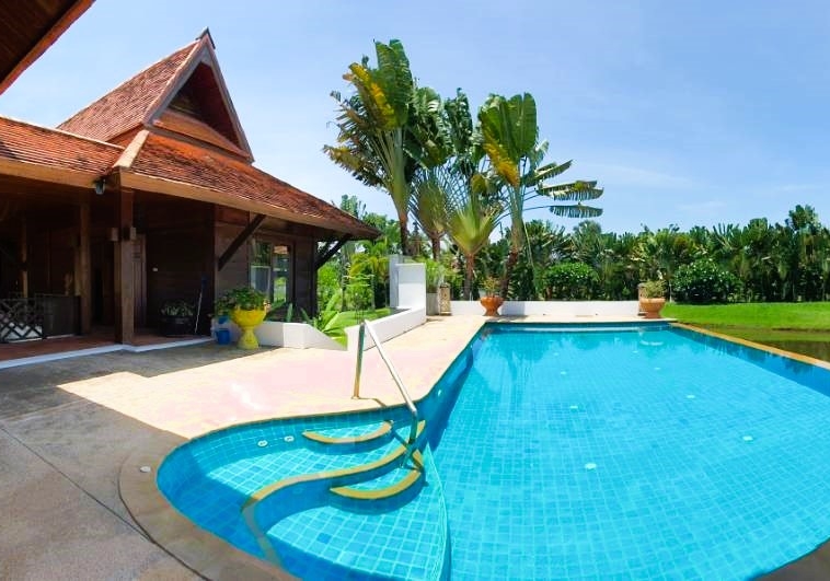 Lanna Style 5 bedroom home with pool for sale in Doi Saket-SHG-HS456